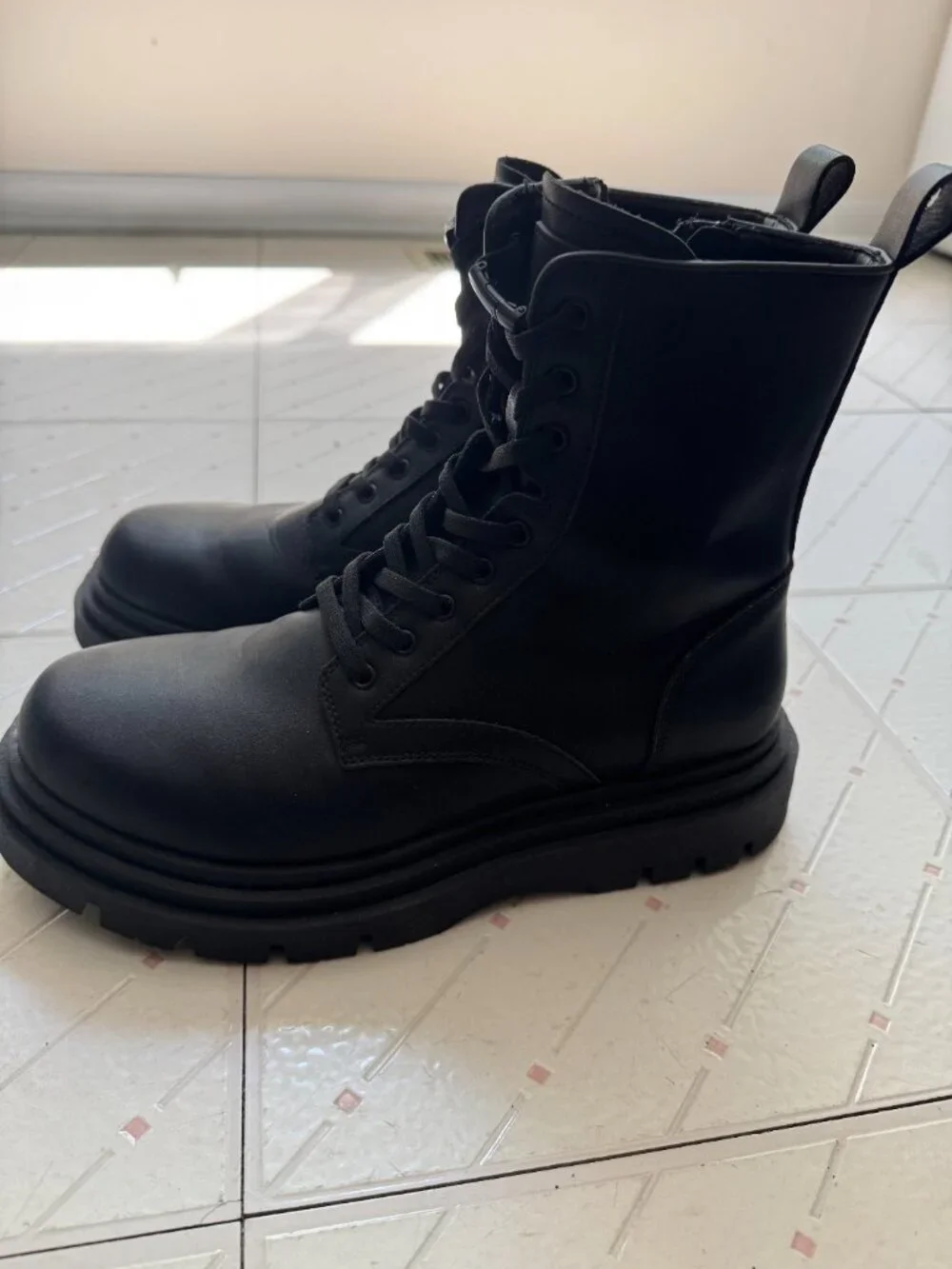 Armani Exchange men's combat style boots with side zipper SZ10 Black